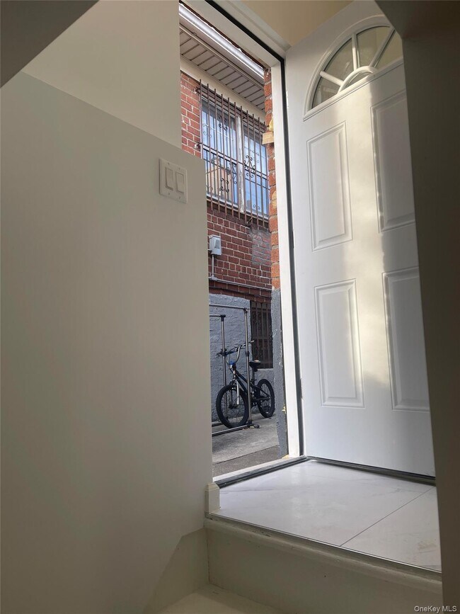 Foto del edificio - 126-07-125 25th Rd