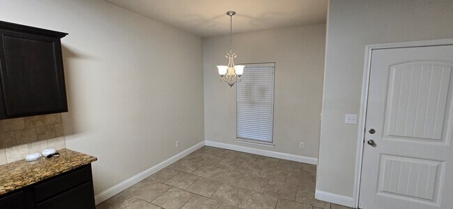 Building Photo - 9500 Sagebrush Ave