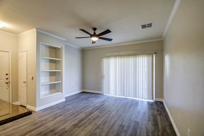 Building Photo - 16013 S Desert Foothills Pkwy