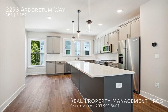 Foto del edificio - Brand New Never Lived in 4 Level Luxury To...