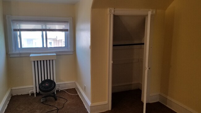 Living room - 4938 N Camac St