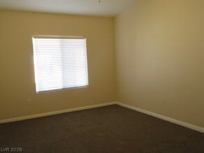 Building Photo - 2305 W Horizon Ridge Pkwy