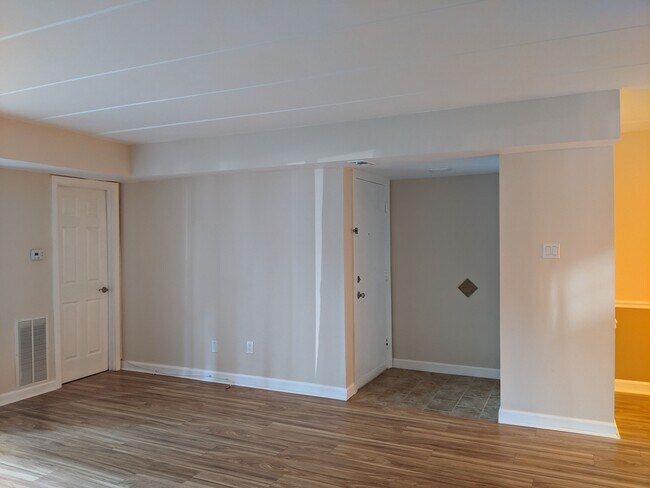 Sala de estar - 19 Oakridge Dr
