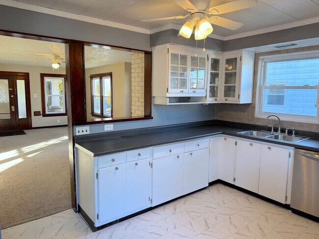 Foto del edificio - 305 N F St