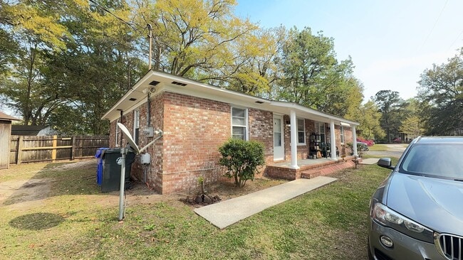 Photo - 2BR Duplex with Washer/Dryer + Fresh Updates + Lawn care included House