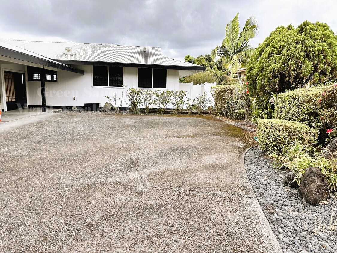Primary Photo - Kaumana Terrace Home