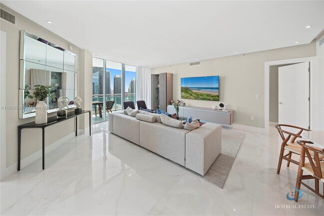 Foto del edificio - 350 S Miami Ave