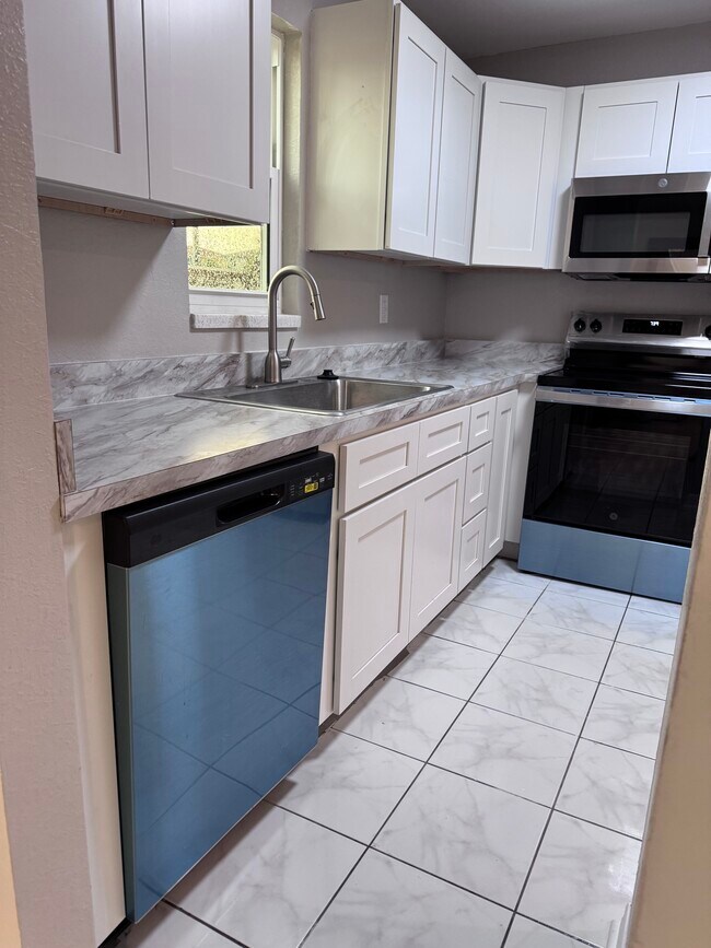 Foto del edificio - 6326 Providence Cir