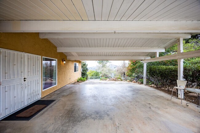 Foto del edificio - Gorgeous Estate Home with Amazing Views pl...