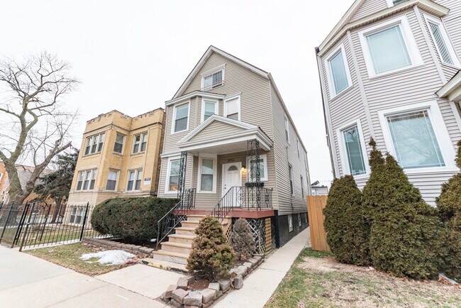 Foto del edificio - 3702 N Kimball Ave