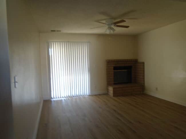 Building Photo - MOVE IN SPECIAL......$2275.00 MOVES YOU IN.  SOUTHWEST CUTIE !! APPLICATION PENDING!!