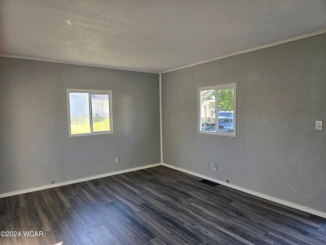 Building Photo - 510 Cortlandt Ave