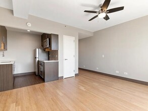 Building Photo - 5-43-43 48th Ave