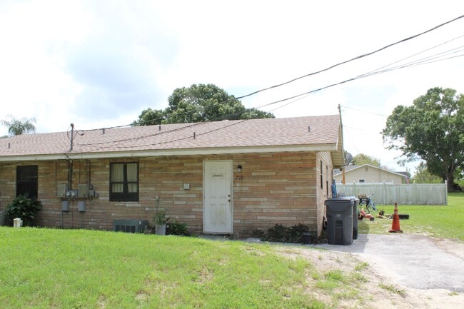 Building Photo - 709 Mosley Rd
