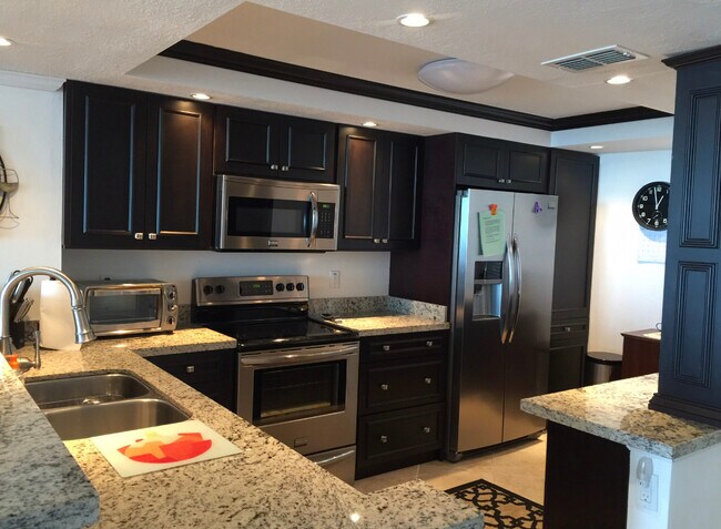 Building Photo - 380 Seaview Ct