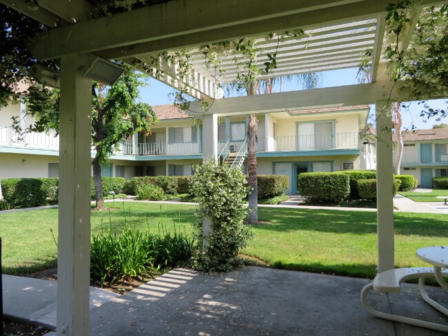 Foto del edificio - 590 S Fernwood St