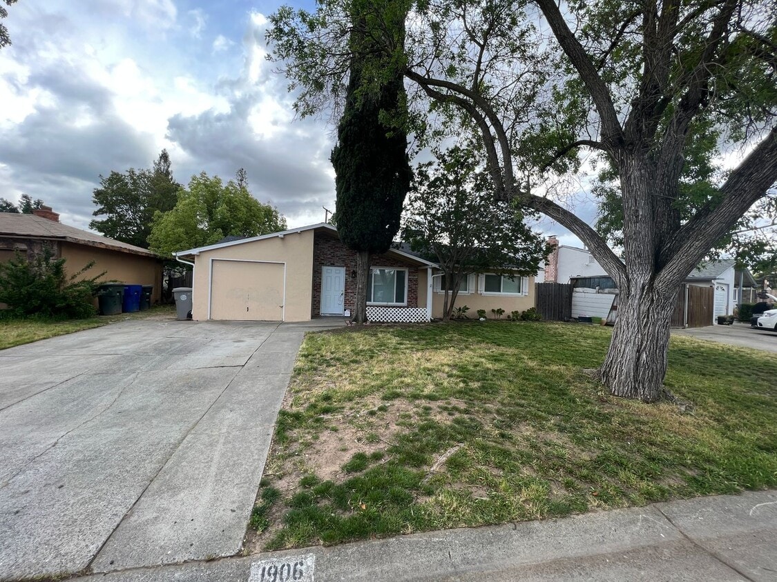 Photo - 1906 Bowling Green Drive