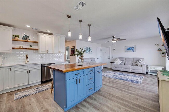 Foto del edificio - 5266 Beach Dr SE