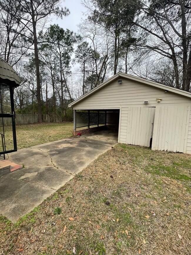 Building Photo - ** 3 Bed 1 Bath located in Cloverdale ** Call 334-366-9198 to schedule a self tour