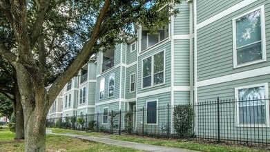 Building Photo - 1273 W 17th St