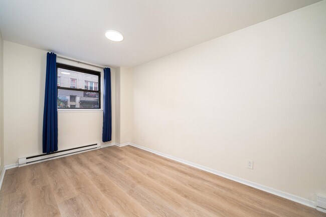 Foto del edificio - 504 Central Ave