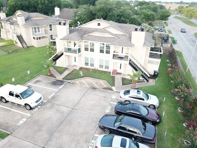 Foto del edificio - 11515 Meadow Pines Ct