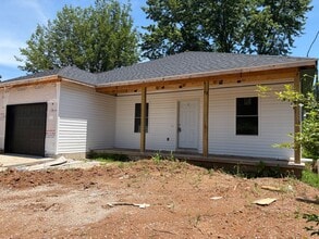 Building Photo - 2142 S Missouri Ave