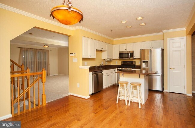 Foto del edificio - 8727 Thornbrook Dr