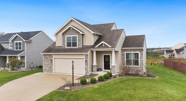 Foto del edificio - 15119 Whitaker Dr