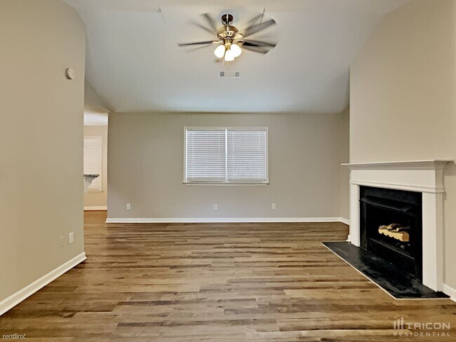 Building Photo - 2068 Sanders Pl