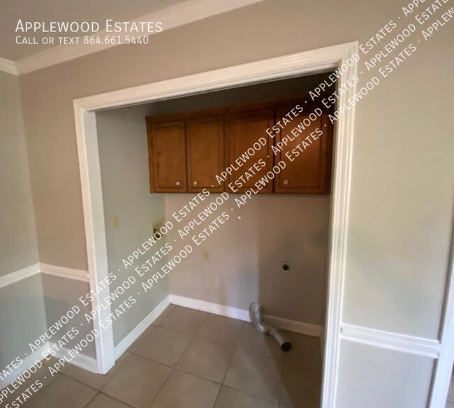 Foto del edificio - 1040 Wildwood Ln