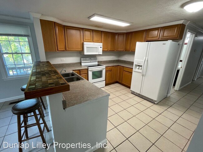 Foto del edificio - 4 br, 2 bath House - 735 Edwards St