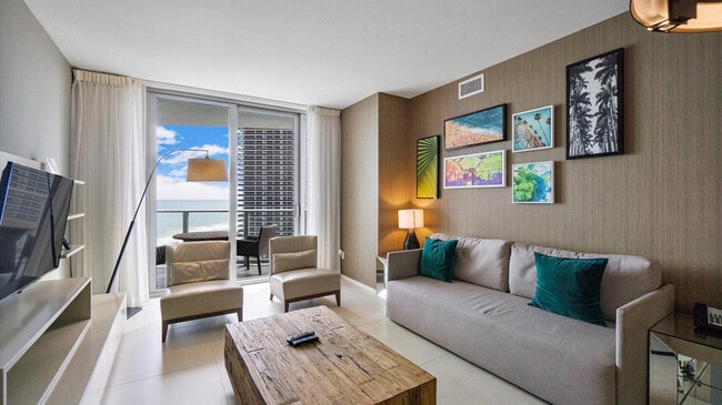 Building Photo - 3101 E Hallandale Beach Blvd