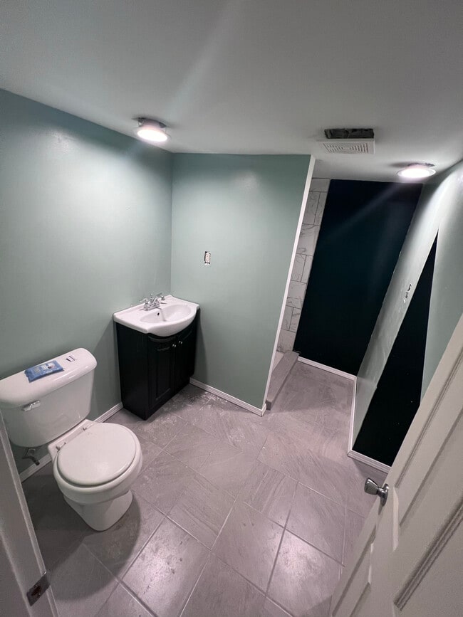 Photo - 427 Grace St House