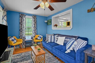 Building Photo - 822 N Ann St