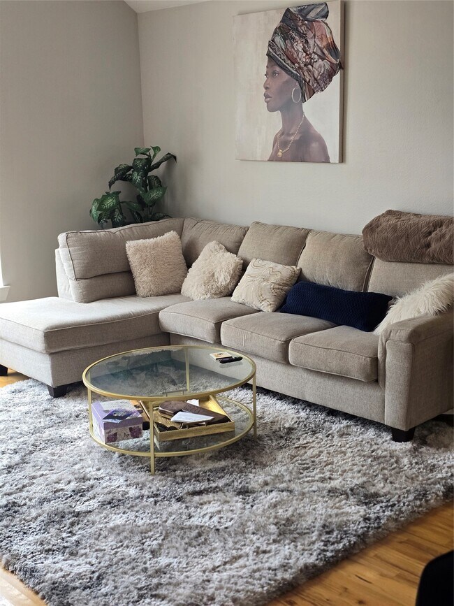 Foto del edificio - 5119 Oasis Park Ln