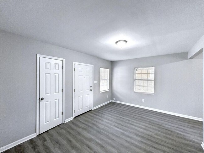 Building Photo - 1861 Coventry Dr