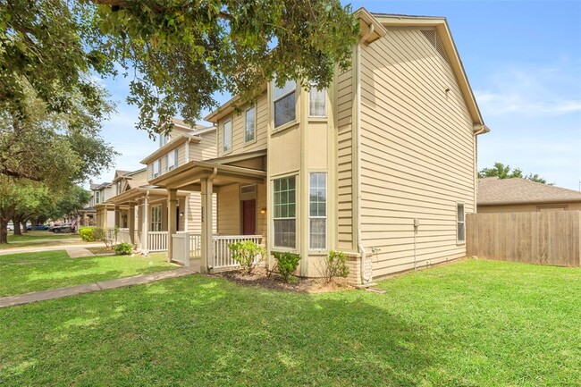 Foto del edificio - 6206 Scotchwood Dr