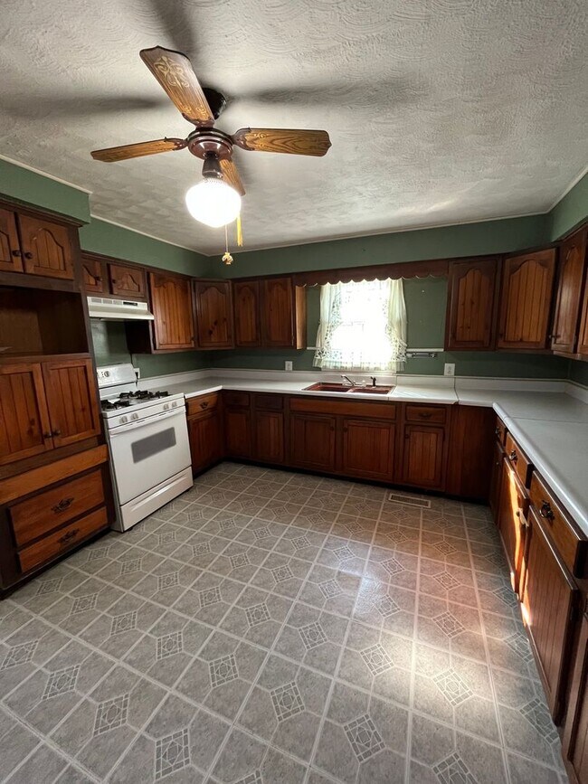 Foto del edificio - 3 Bedroom, 1 bathroom House!