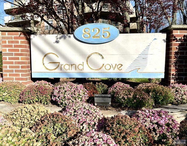 Foto del edificio - 200 Grand Cove Way