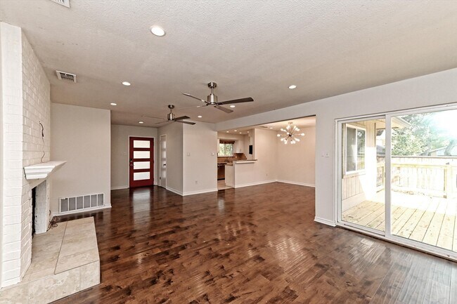 Foto del edificio - 3706 Harpers Ferry Ln