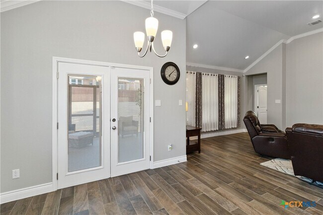 Foto del edificio - 8402 Ridge Crest Dr