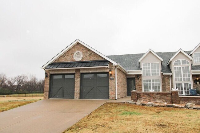 Foto del edificio - 10703 Douglas Dr