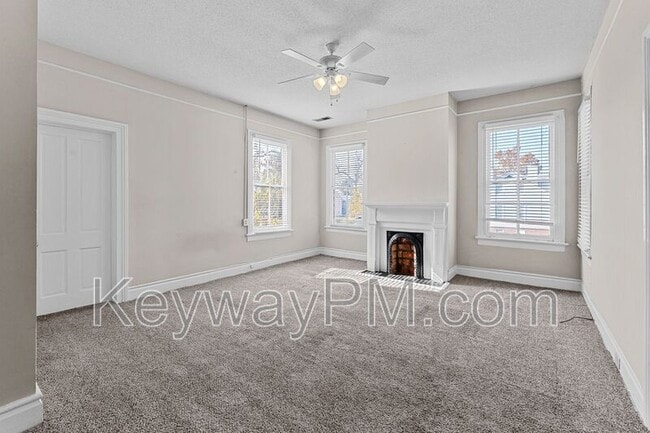 Building Photo - 320 Telfair St