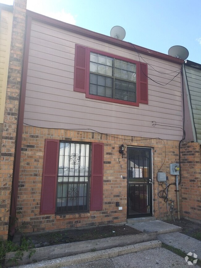 Building Photo - 7848 N Coronet Ct