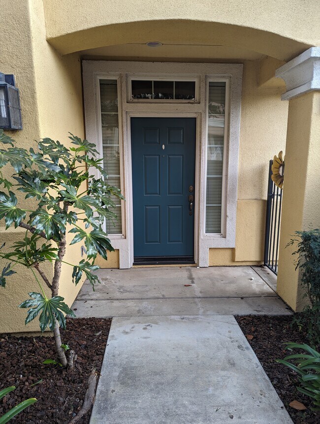 2911 Esperanza Way, Simi Valley, CA 93063 Townhome Rentals in Simi