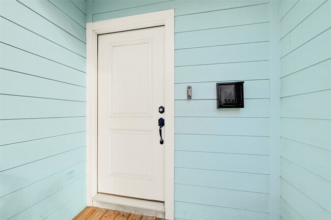 Foto del edificio - 1405 E 33rd St