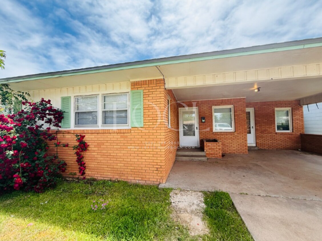 Foto principal - Large 3/2 with 2 living areas