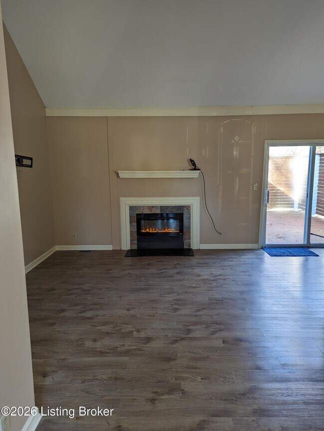 Foto del edificio - 7605 New La Grange Rd