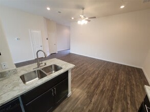 Building Photo - 2219 Bermuda Palms Dr